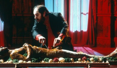 The Cook, The Thief, His Wife & Her Lover (1989) - Comedia Negra

Con una fotografía impresionante, un excelente diseño de arte y producción y un increíble - este film funciona de muchas formas, tanto como una interesante versión surrealista del género gangster, como un Thriller erótico o una deliciosa comedia negra con un final de lo más brutal.