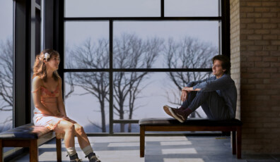 Haley Lu Richardson and Cole Sprouse in FIVE FEET APART.