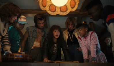 STRANGER THINGS. (L to R) Natalia Dyer as Nancy Wheeler, Gaten Matarazzo as Dustin Henderson, Joe Keery as Steve Harrington, Joseph Quinn as Eddie Munson, Maya Hawke as Robin Buckley, Priah Ferguson as Erica Sinclair, Sadie Sink as Max Mayfield, and Caleb McLaughlin as Lucas Sinclair in STRANGER THINGS. Cr. Courtesy of Netflix © 2022