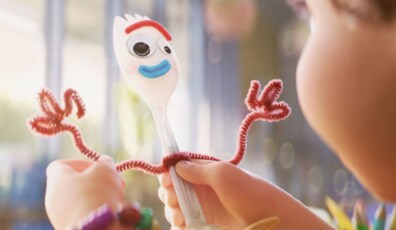 toy-story-4-forky-trash-tony-hale-interview